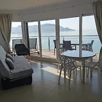 Fantástico apartamento en primera línea de mar